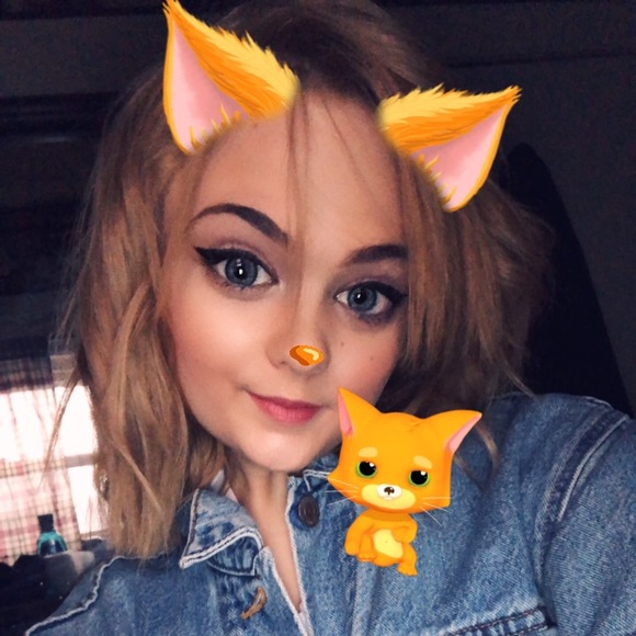 Meet your Posher, Kaci - Picture 1 of 1